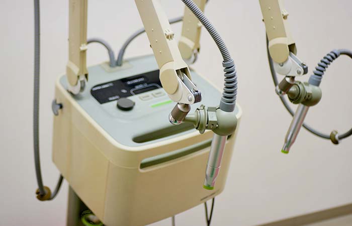 赤外線治療機器（スーパーライザー）